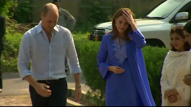 Kate și William, apărați de peste 1.000 de militari în vizita din Pakistan
