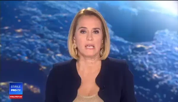 Incident la o slujbă religioasă. Un preot a încercat să îi pupe mâna lui Marian Oprișan