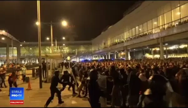 Avertisment de călătorie emis de MAE, după protestele violente din Barcelona