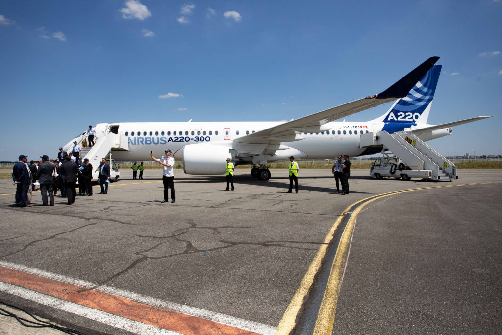 Zeci de avioane Airbus oprite la sol, după un "incident grav" la bordul unei aeronave