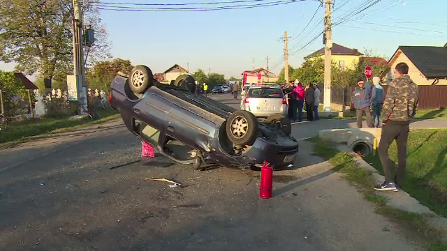 Căruță cu 2 frați spulberată de o mașină în Dâmbovița: „Ne-a aruncat în șanț”