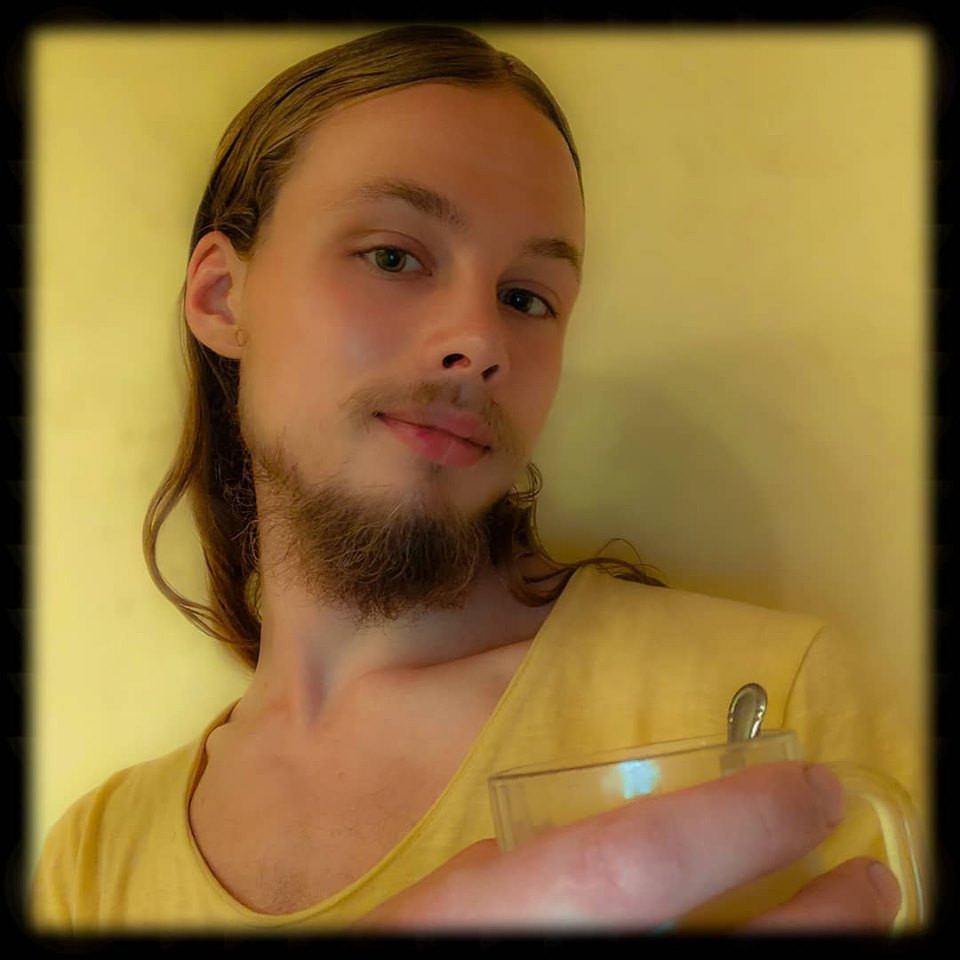 Cum arată tânărul care și-a salvat familia ținută 9 ani în pivniță. ”A băut 5 beri”