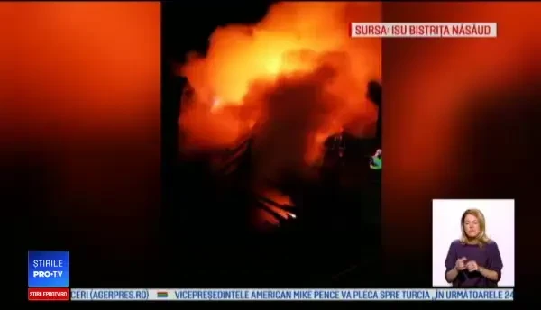 Dezastru pentru o familie din Bistriţa. Un incendiu violent le-a distrus casa