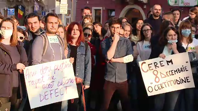 Absolvenții de medicină, în stradă din cauza rezidenţiatului amânat. Mulţi vor să emigreze