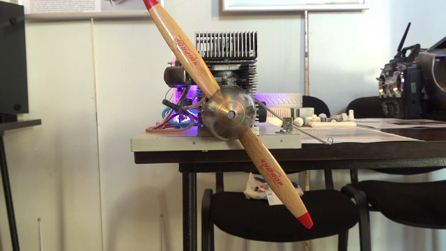 Cele mai noi invenţii româneşti: mini-submarin inteligent, bragă bio şi beton din sticlă