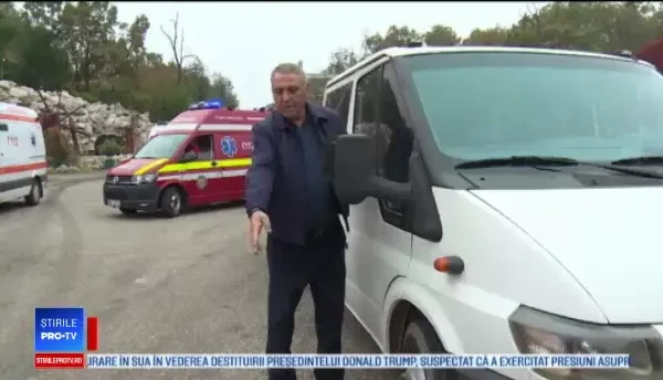 Pieton în stare gravă, după ce s-a lovit în fugă de o maşină. "Venea cam rătutit"