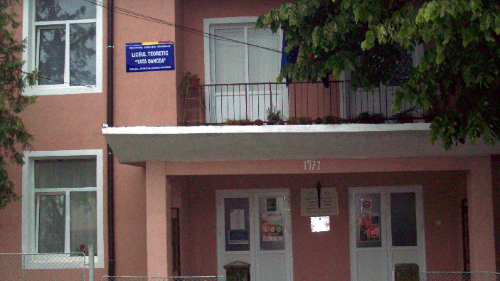 Panică printre elevi într-un liceu din România. "A sunat şi a spus că va puşca şcoala"