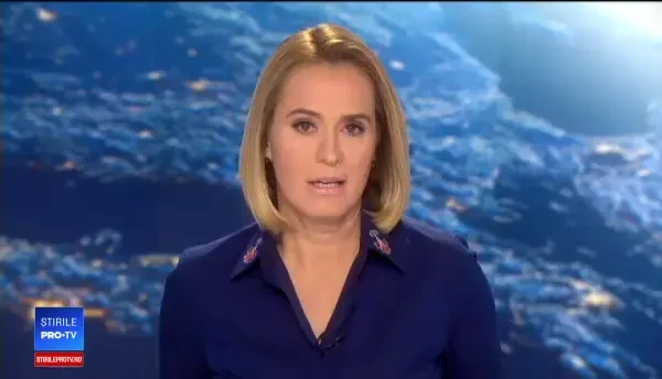 Lady Gaga, în braţele unui fan, a căzut de pe scenă: „Am crezut că a murit”. VIDEO