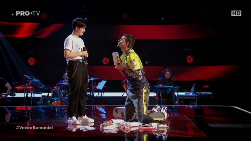 Tudor Chirilă i-a dedicat o scenetă unei concurente: „Ai cântat cu ambele sexe în tine”