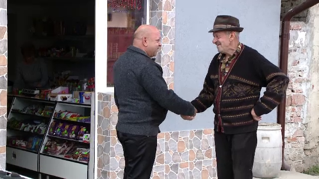 Povestea de succes a unor primari. Cum i-a convins pe asistații social să muncească