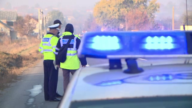 Polițiști în misiune, bătuți de un clan de romi în Vâlcea. Ce capcană le-au întins agenților