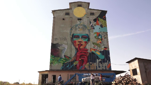 Picturi care amintesc de Revoluție au acoperit zidurile din Timișoara