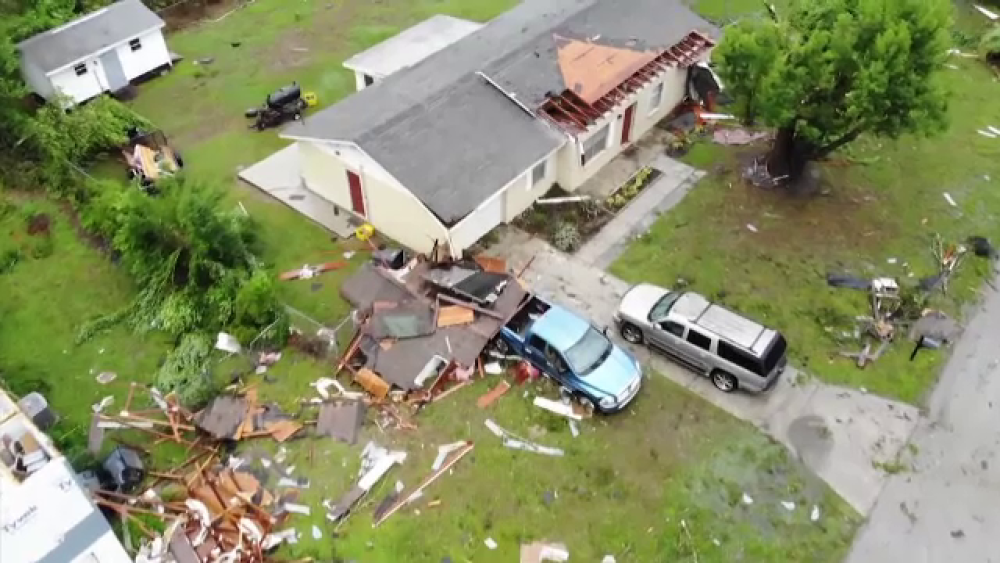 Tornadă devastatoare în Dallas. Peste 100.000 de locuințe au rămas fără curent electric