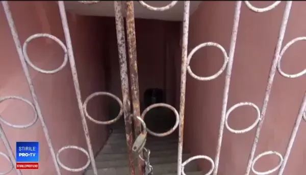 Carnagiul găsit de pompieri într-un beci din Bacău. "Nu şi-au dat seama ce înseamnă gazarea"