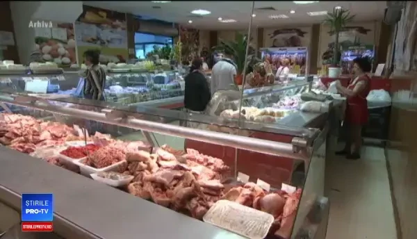 Dezastru în magazine, înainte de Sărbători. Cum s-a îngrăşat preţul cărnii de porc în ajun