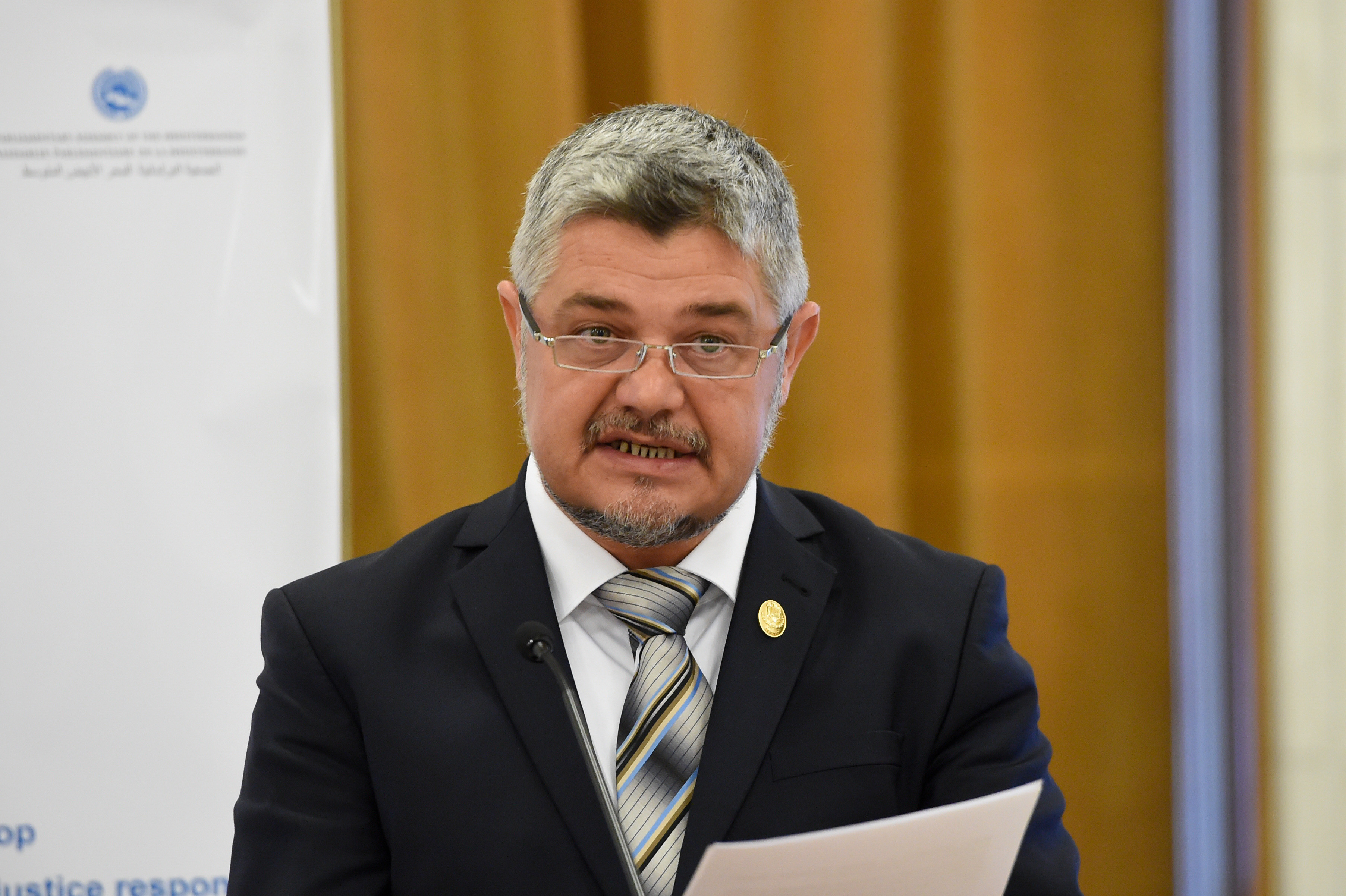 „Suveraniștii” se reorganizează în Parlament: apare grupul „Pace – Întâi România”, cu Ninel Peia propus chestor