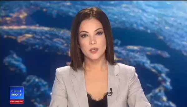 Un șofer din Bacău a intrat cu mașina printre pietonii din parc ca să își facă poze