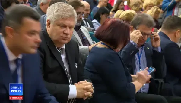 Eveniment despre starea învăţământului din Capitală: multe aplauze, nicio strategie. "Autostrăzile vin de la sine"