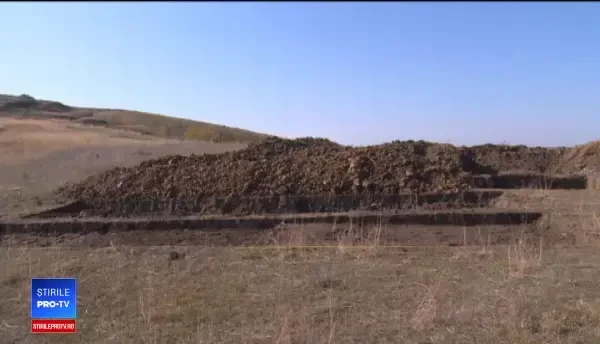 Un bărbat din Bistriţa a găsit o sabie veche de 2.000 de ani. Ce descoperire a făcut apoi