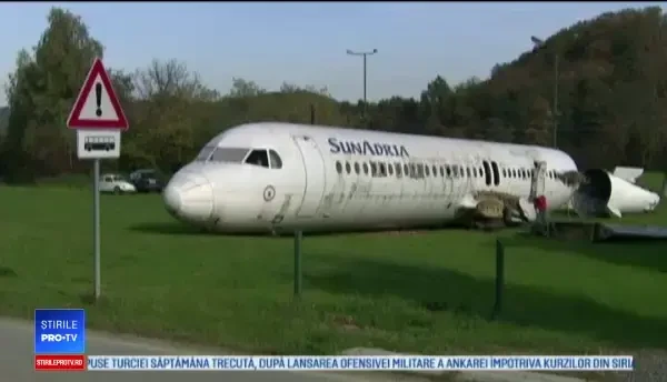 Bărbatul care are un avion de pasageri în curtea casei. Ce plănuiește omul să facă