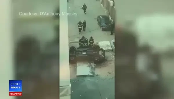 Două persoane au murit după ce au căzut cu mașina de la etajul unei parcări