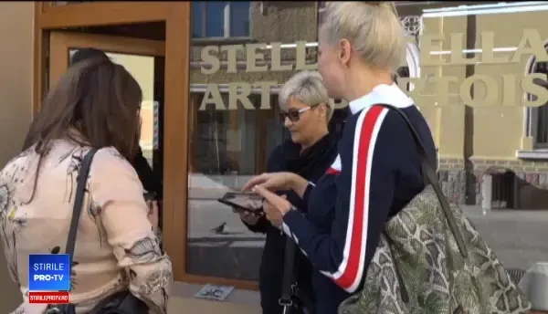 Frizerie din Braşov, controlată de poliţiştii de la Transporturi. I-au cerut portofelul casierei