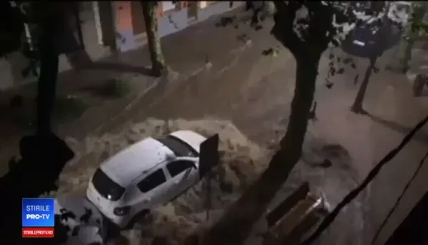 Potop în Spania şi Franţa. Regiuni întregi au fost evacuate de teama viituriilor