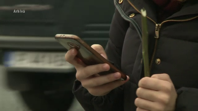 Un băiat de 15 ani a fost amenințat cu un cuțit și tâlhărit pe o stradă din Alba Iulia