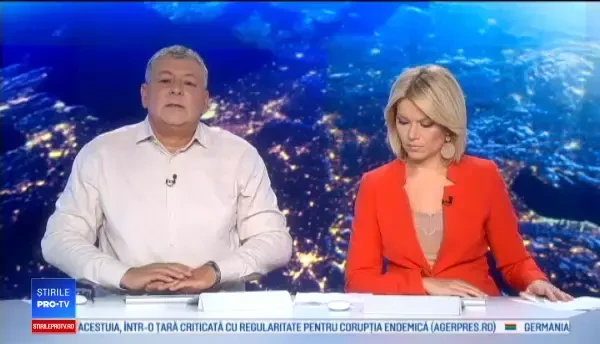 Clipe de panică în Bacău, după ce un autoturism a luat foc în centrul orașului