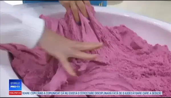 Slime-ul, pasiunea copiilor, are acum propriul muzeu. Cum se prepară pasta