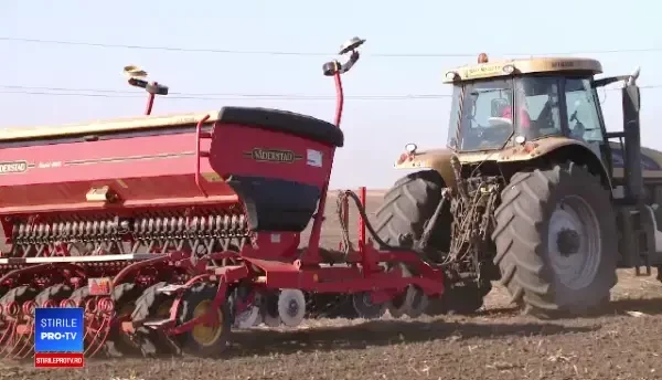 Fermierul de 71 de ani care şi-a luat tractoare ce merg singure din bani europeni