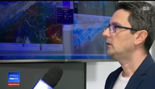 O masă de aer polar loveşte marţi România. Temperaturile scad brusc şi încep ninsorile