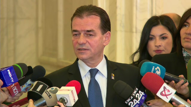 Se amână votul pentru învestirea Guvernului. PNL negociază și caută susținere