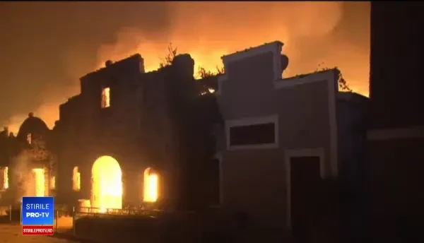 Stare de urgență în California. Zeci de mii de case, în pericol să fie mistuite de flăcări