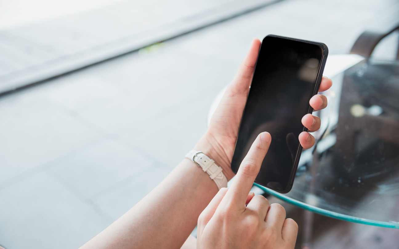 Poliția Română avertizează românii cu cont pe Tinder. La ce riscuri se expun