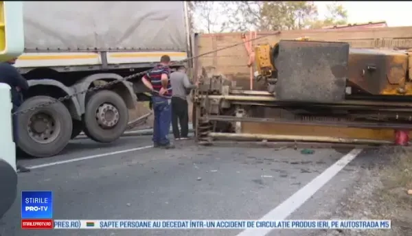 Accident în Dâmbovița. Un șofer de camion, la un pas să provoace o tragedie