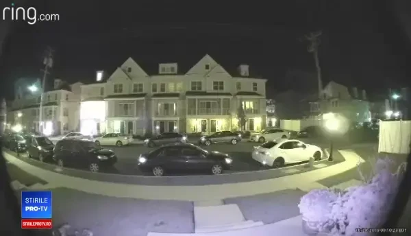 Momentul în care un șofer pierde controlul volanului și lovește 8 autovehicule