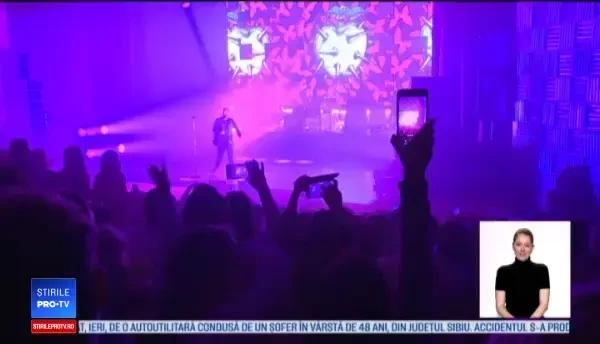 Turneul național Smiley OMUL a început. Reacţia mamei artistului când l-a văzut pe scenă