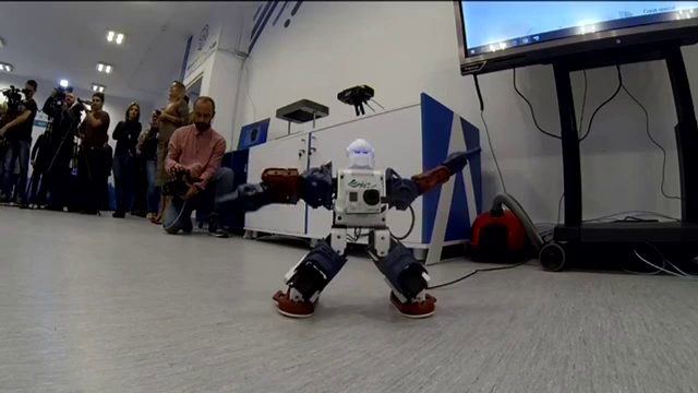 Laborator inteligent pentru elevi. Ochelarii care ar ajuta la învățarea mai multor materii