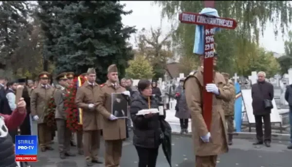 Mihai Constantinescu a fost înmormântat în cimitirul Ghencea cu onoruri militare