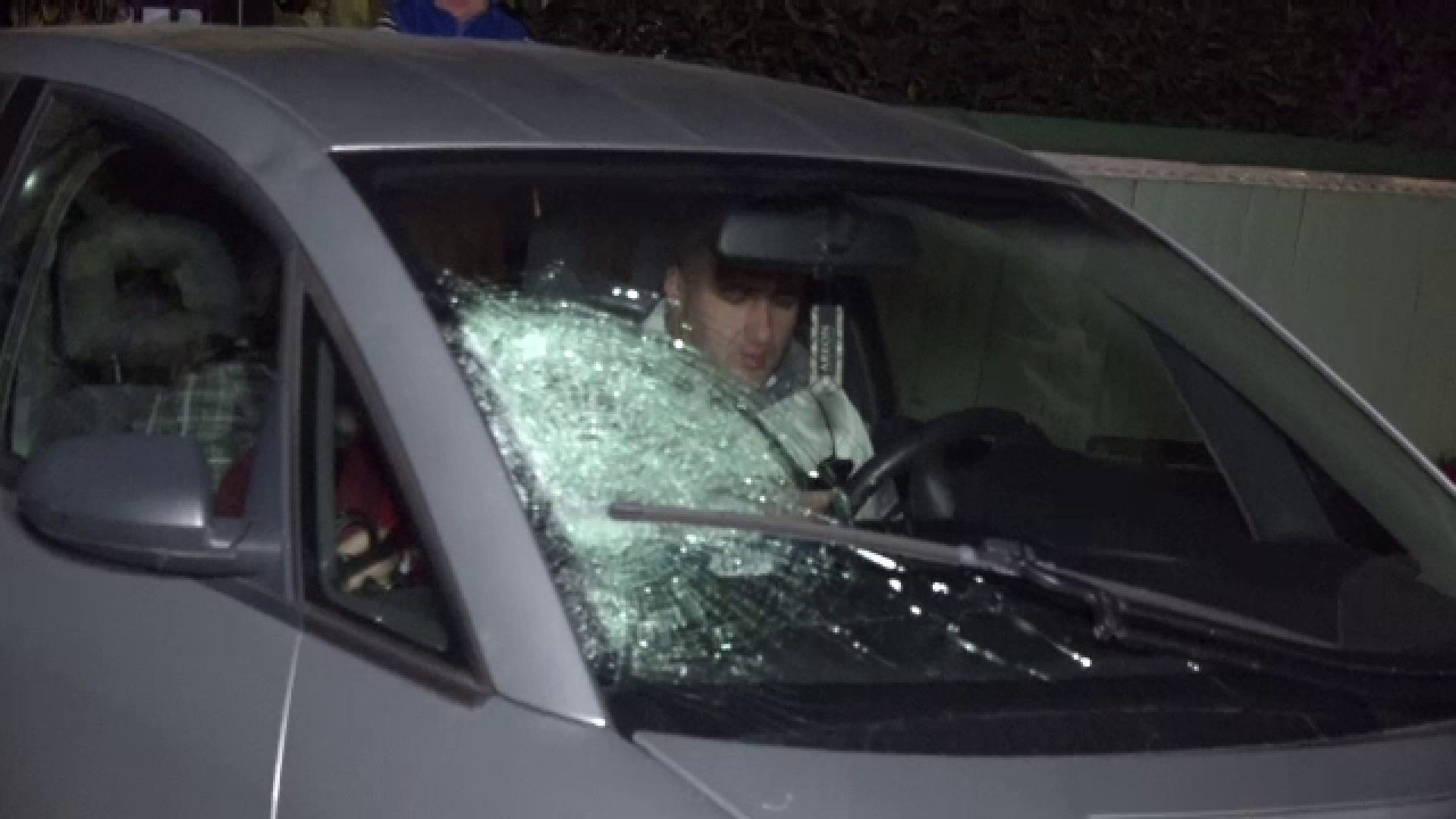 Un bătrân care se întorcea acasă cu pâine a fost lovit în plin de o mașină