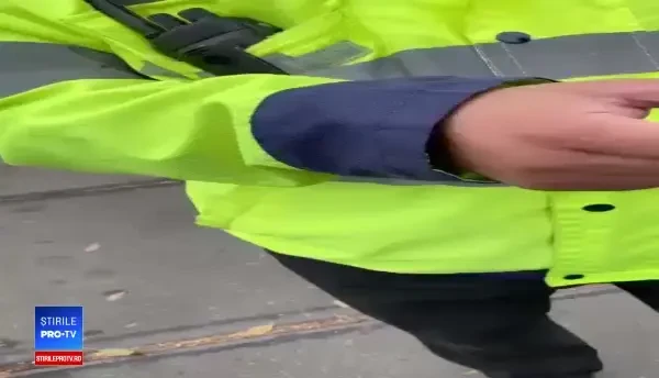 Scandal între agenți în București. Un polițist local a refuzat să fie legitimat de unul de la Rutieră