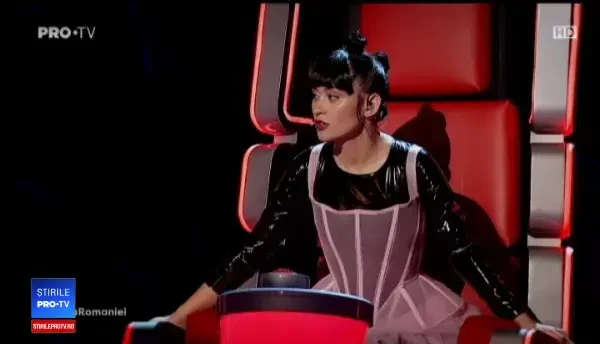 Moment emoționant la Vocea României: ”Mai să-mi dea lacrimile. Mă duce cu gândul la îngeri”
