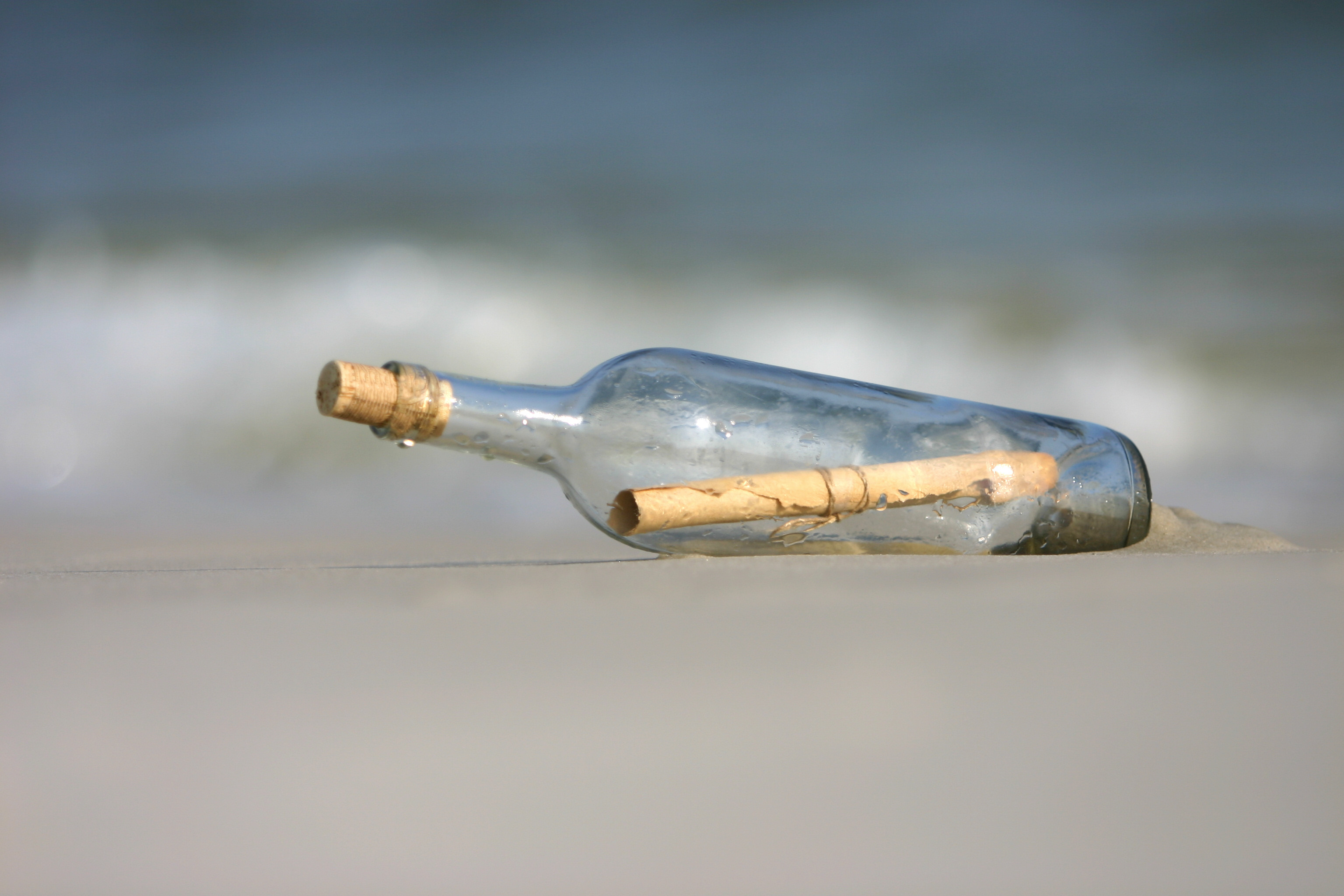 ”O descoperire unică într-o viață!”. O sticlă cu un mesaj vechi de 132 de ani a fost găsită într-un far. Ce spune scrisoarea