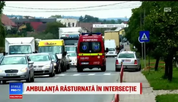 Mărturii despre urmările accidentului în care o ambulanță se răstoarnă în Pitești