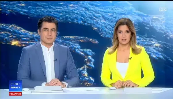 Ursul care s-a învățat cu băi nocturne în piscina unei pensiuni. VIDEO