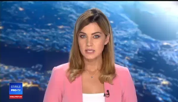 Un bătrân a luat foc în timp ce încerca să-şi facă de mâncare şi a ieşit din casă în flăcări