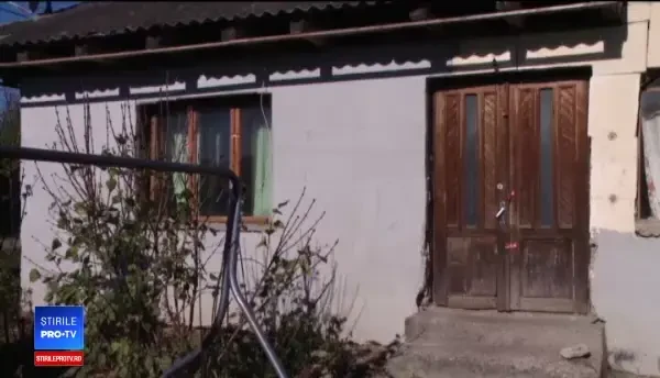 Și-a ucis cu sălbăticie prietenul și i-a ascuns cadavrul în casă o săptămână