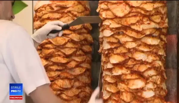 O şaormerie luptă pentru a introduce în DEX numele produsului. Reacţia Academiei Române