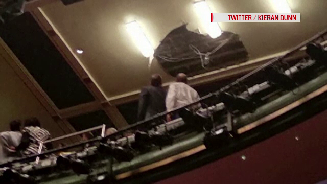 Tavanul unui teatru din Londra s-a prăbușit peste oameni în timpul spectacolului